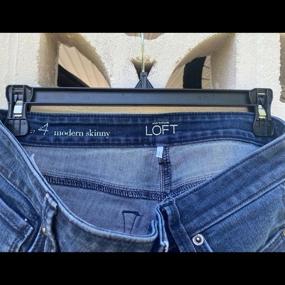 Loft Modern Skinny jeans in stretch size 4 - Picture 3 of 4